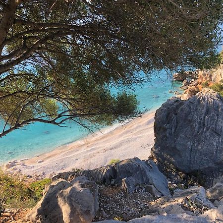 Апартаменти Fronte Mare Кала-Гононе Екстер'єр фото