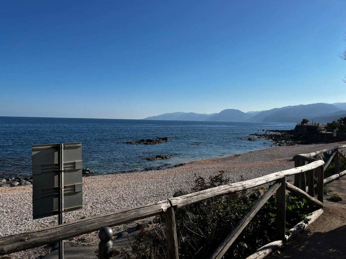 Апартаменти Fronte Mare Кала-Гононе Екстер'єр фото